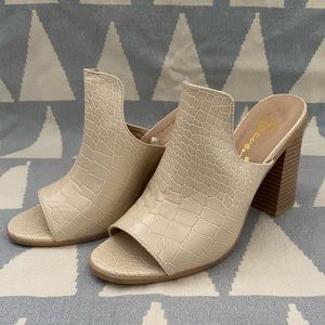 Off-white heeled mules (size 7.5)